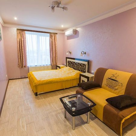 איוונו-פרנקיבסק Modern Apartment On Akademika Sakharova 27A מראה חיצוני תמונה