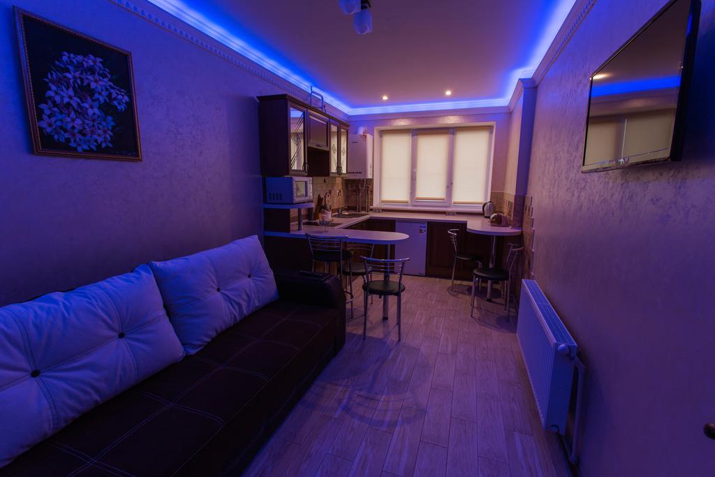 איוונו-פרנקיבסק Modern Apartment On Akademika Sakharova 27A מראה חיצוני תמונה