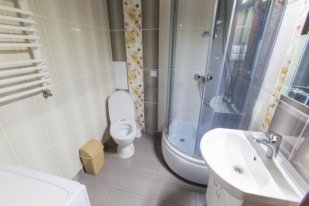 איוונו-פרנקיבסק Modern Apartment On Akademika Sakharova 27A מראה חיצוני תמונה