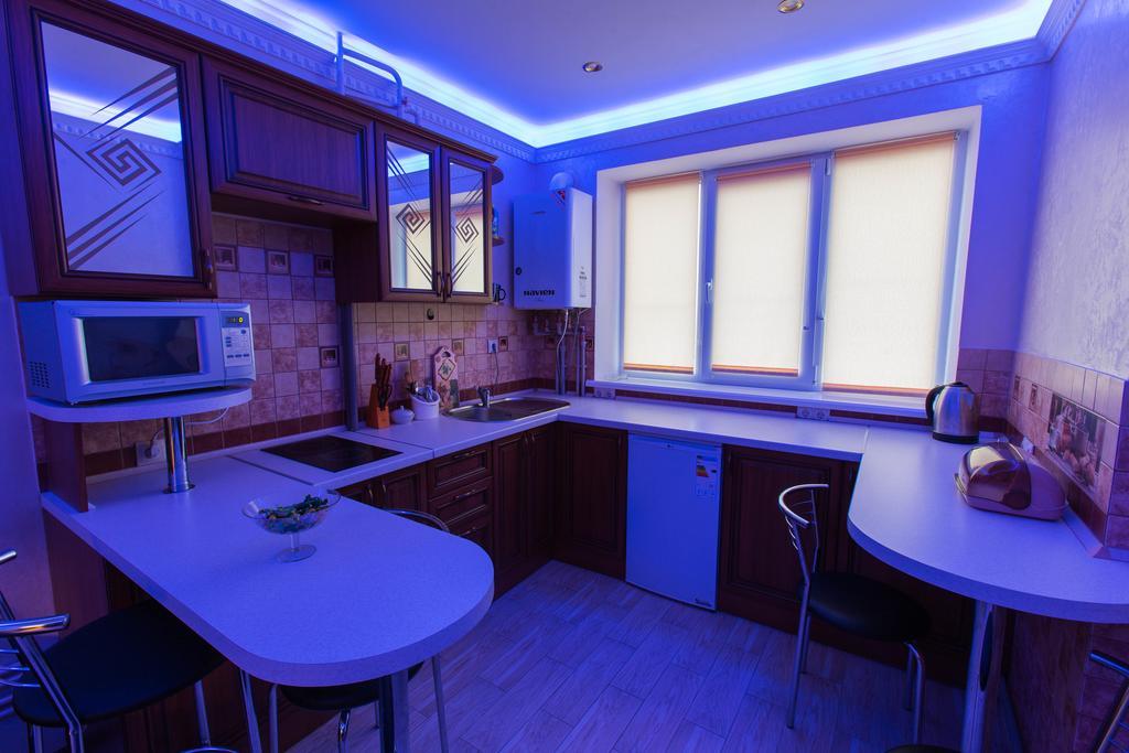 איוונו-פרנקיבסק Modern Apartment On Akademika Sakharova 27A מראה חיצוני תמונה