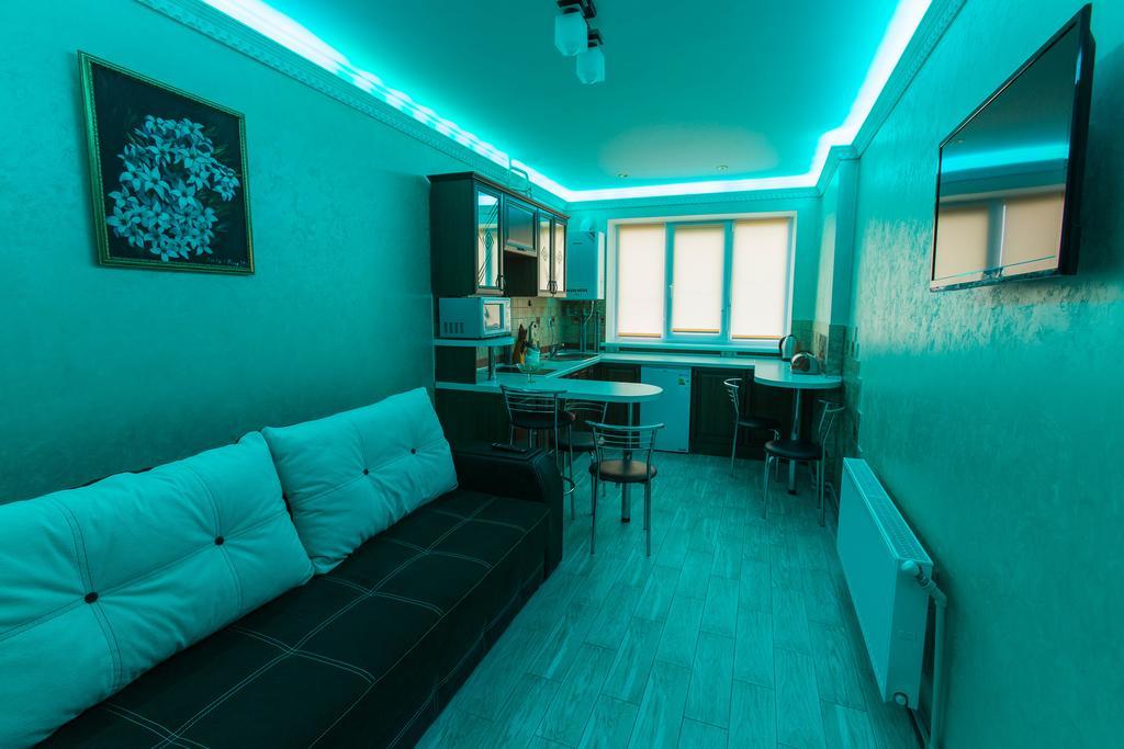איוונו-פרנקיבסק Modern Apartment On Akademika Sakharova 27A מראה חיצוני תמונה