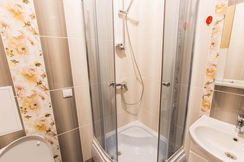 איוונו-פרנקיבסק Modern Apartment On Akademika Sakharova 27A מראה חיצוני תמונה